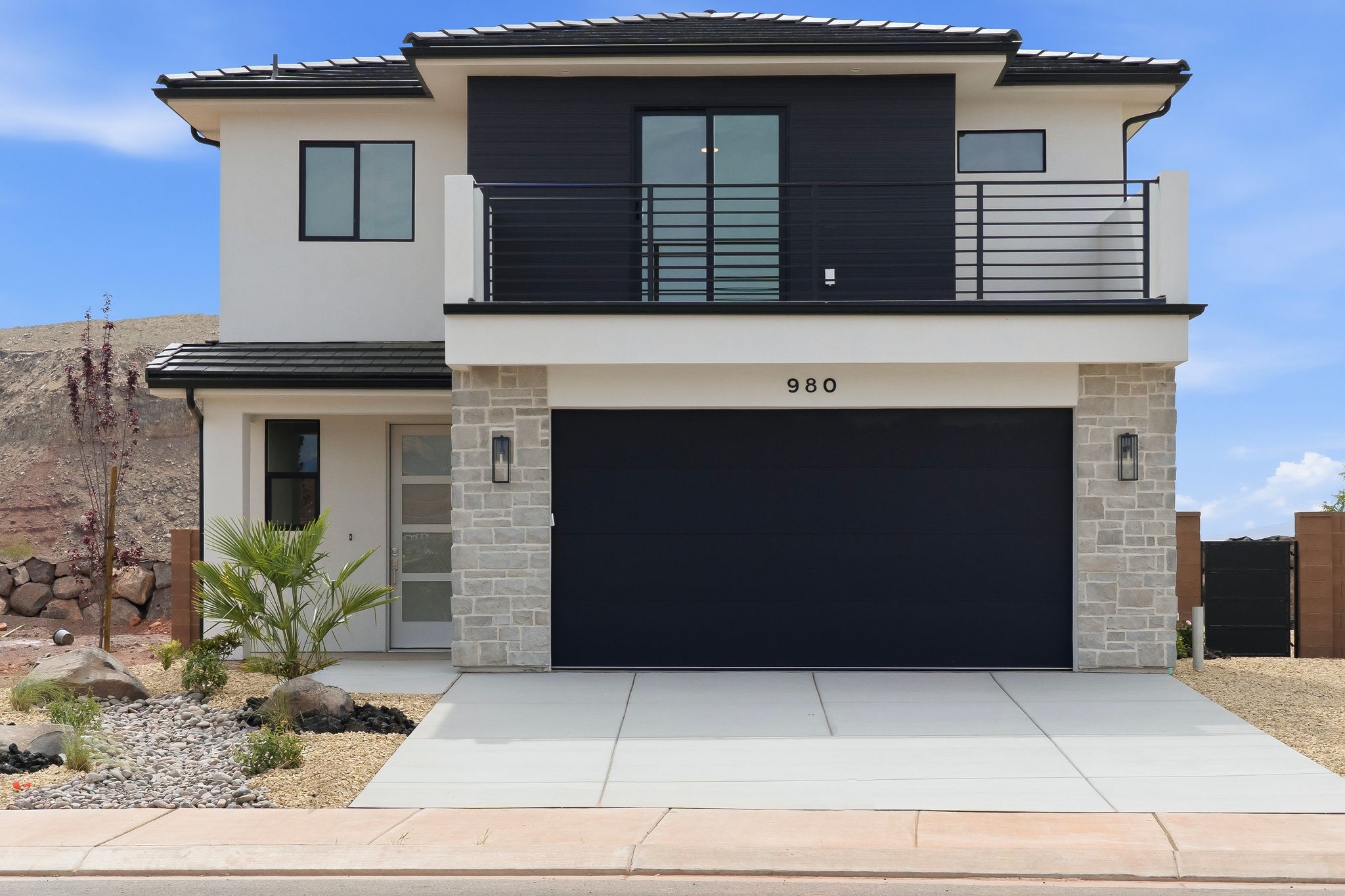 980 E Coyote Crest Dr